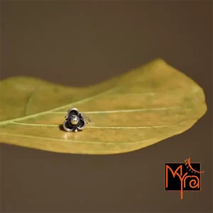 Three Petal Oxidised Nosepin