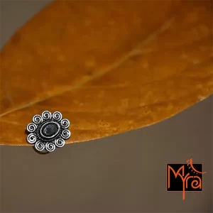 Oval Black Onyx Flower Nosepin