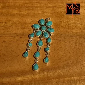 Flower Pattern Turquoise Studded Pendant