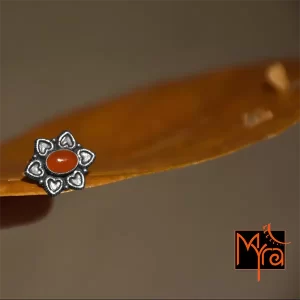 Carnelian Stone Studded Flower Pattern Nosepin