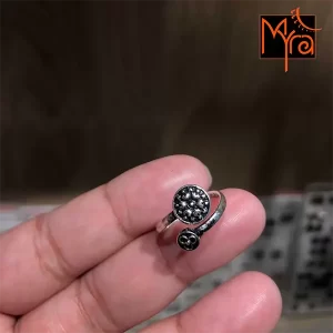 Double Round Pattern Ring